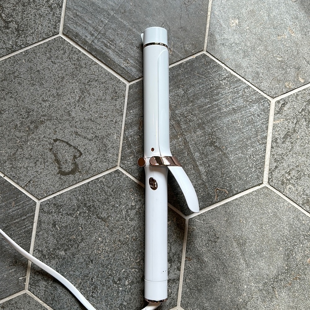 T3 1.25 inch barrel curling iron